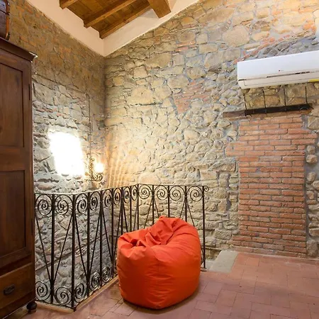 Cozy In Benabbio With Kitchen *